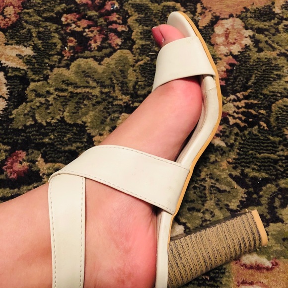 Heels - Picture 4 of 4